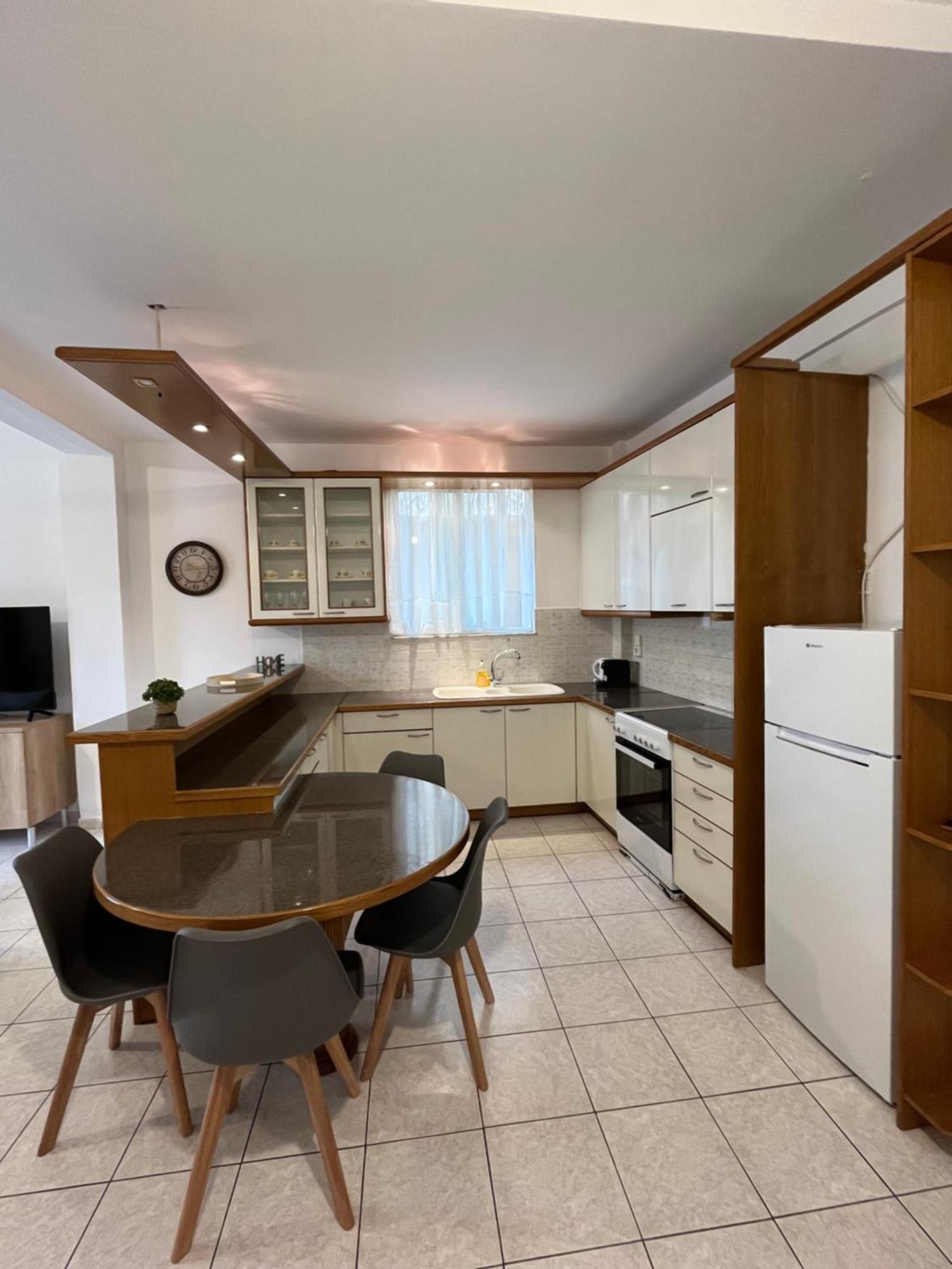 Hermanos City Apartment'S Iraklion Buitenkant foto